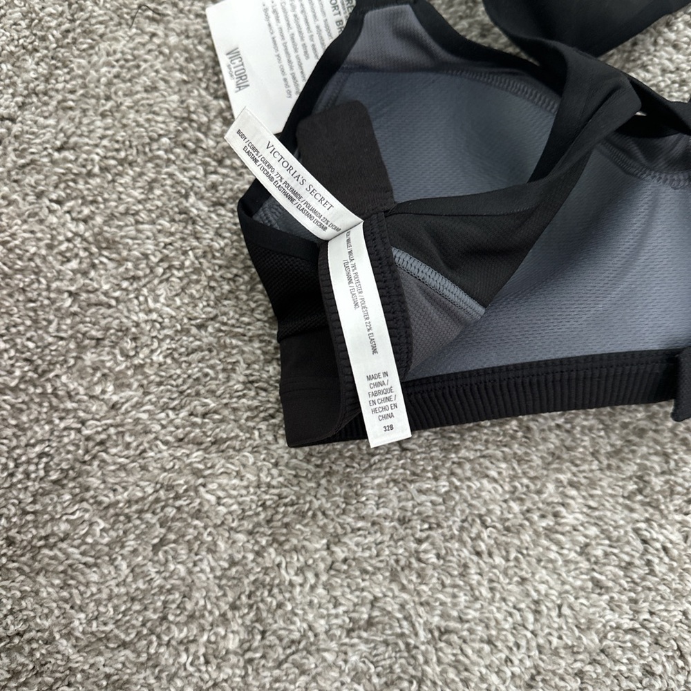 Incredible by Victoria’s Secret Women's Black Racerback Sports Bra - Picture 8 of 9